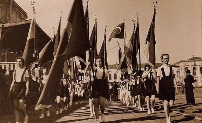 vFestival of Youth and Sports, 1939, Turkey Unknown authorUnknown author, Public domain, via Wikimedia Commons